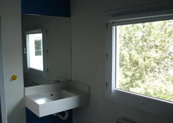 F1 Ennery Hotel Mety